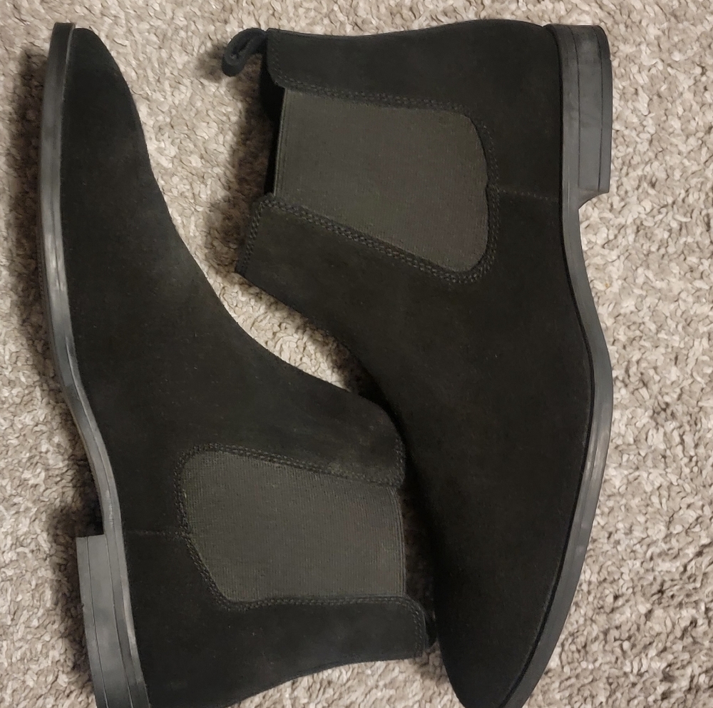 Chelsea boots both pair Black/ Tan